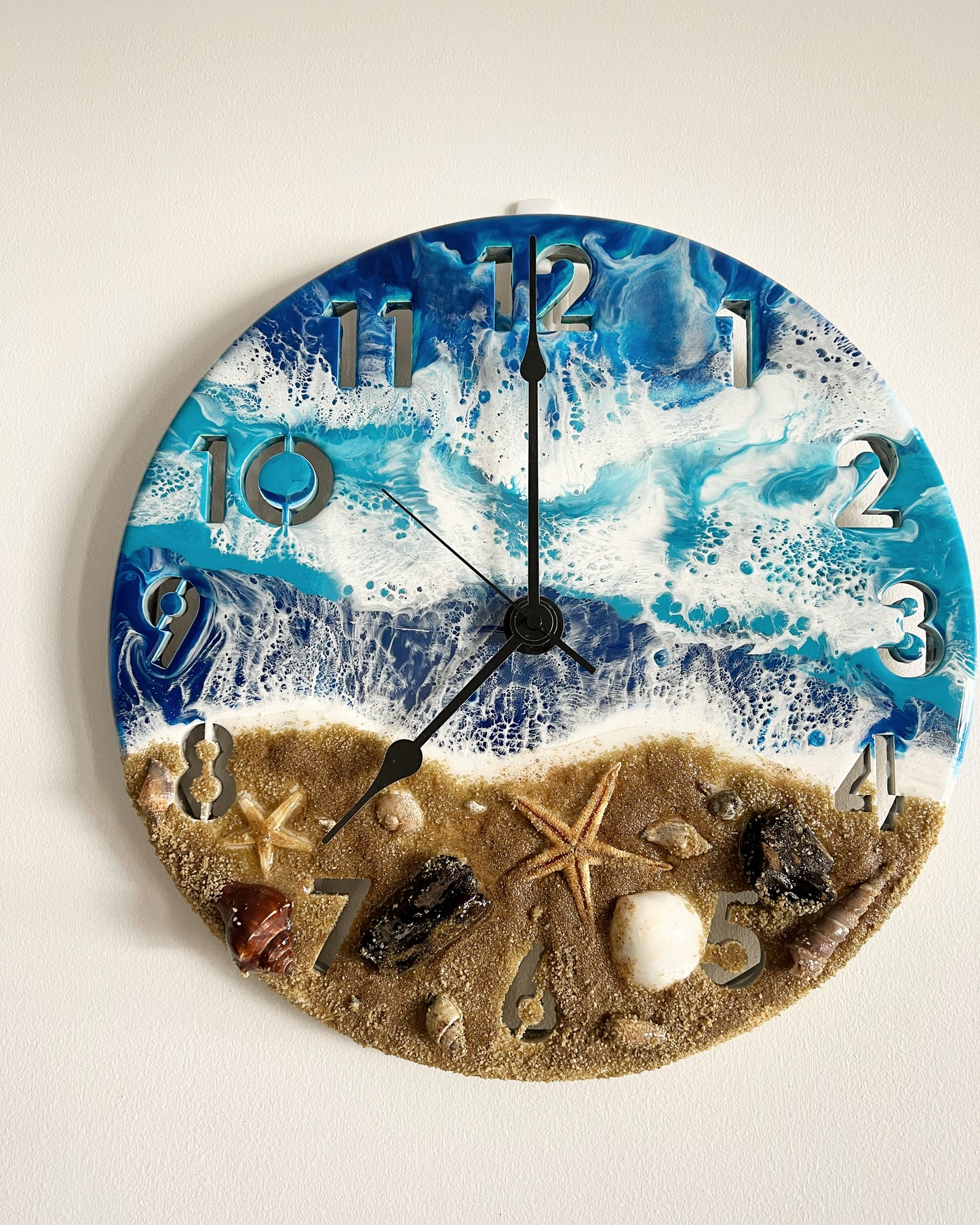 03 - ocean clock INSTOCK